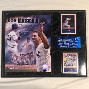 Yankees Don Mattingly 2 Card Plaque w 8 x 10 Field Photo